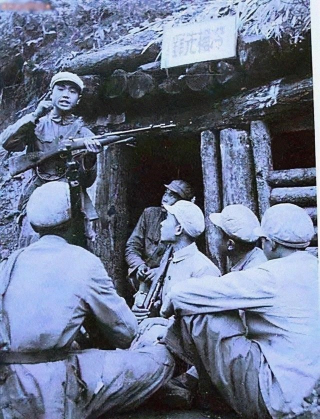 彭德怀|抗美援朝第一仗，彭德怀抢过电话：吃上肉包子没有？邓岳：吃撑了