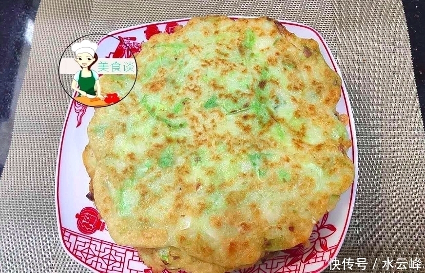 小朋友|包菜别只会清炒了，用来做早餐饼，10分钟就搞定，比包子馒头还香