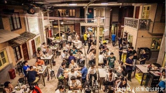 小吃|中国最牛路边摊,星巴克都干不过它,一天营业额上亿