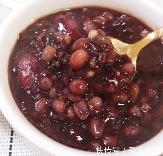 煮红豆，最忌泡好直接下锅煮！教你2招，8分钟快速出沙，颗颗开花
