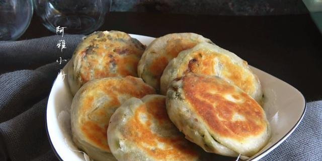 这个肉饼我家一周吃一次,不发面不饧面,外酥里嫩,吃了还想吃