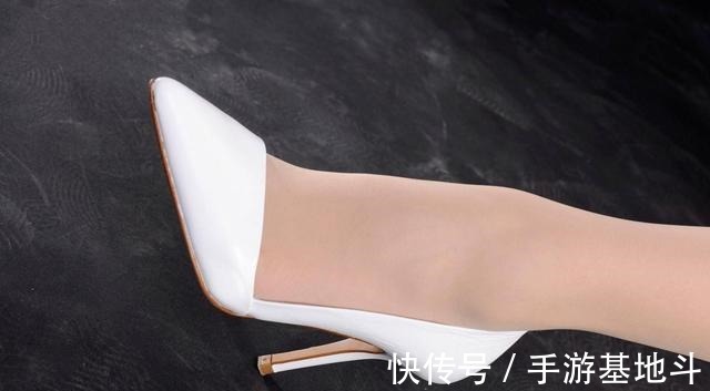 充满活力 细跟高跟鞋陪伴女生走过了青春和成熟，充满活力和自信！