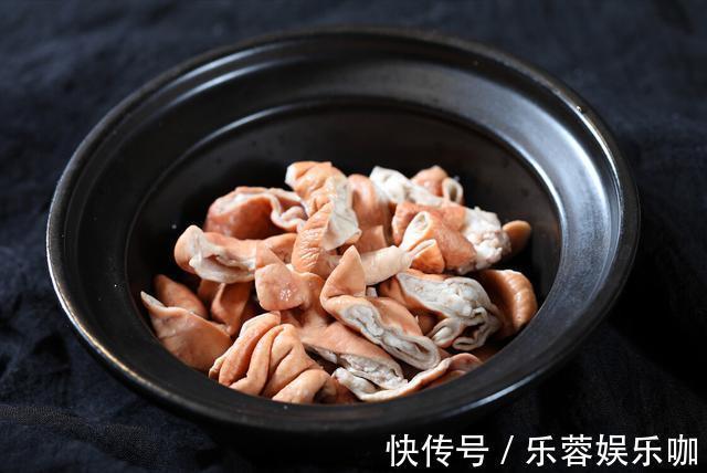 猪大肠|清洗猪大肠，30年老师傅教你技巧，干净无异味，吃起来更放心