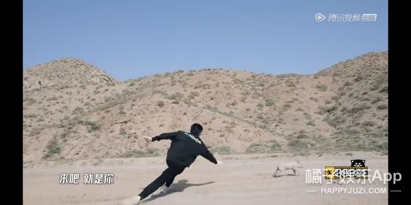 它逃，他追，它…跑的更飞？