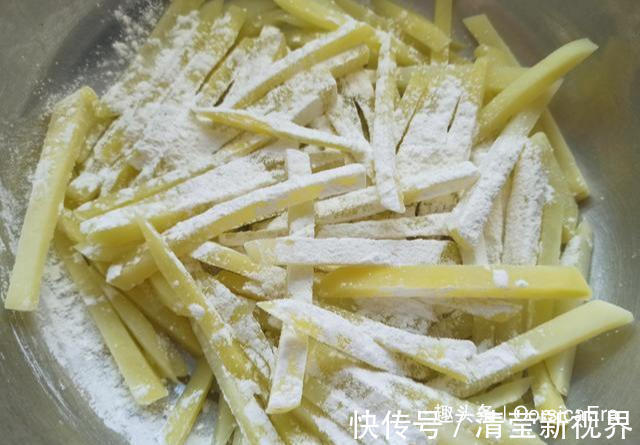 炸薯条|简单的三个土豆,一把淀粉,让你的下午充满幸福感,去试试吧!