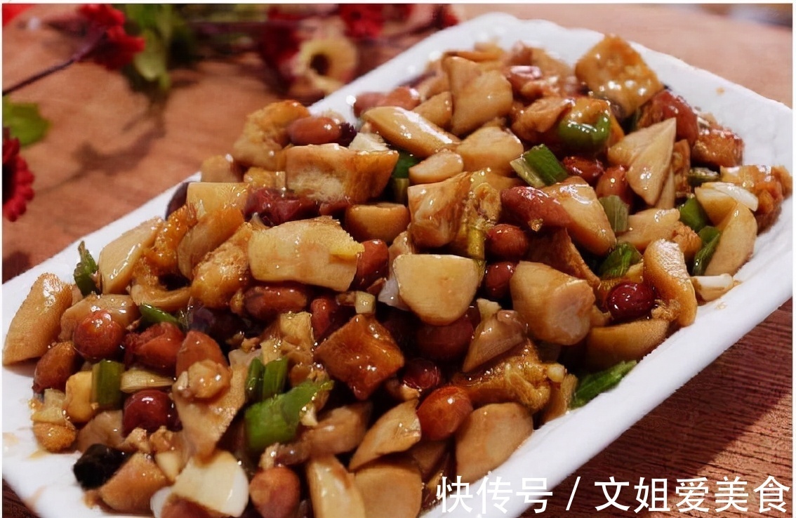 菌类|此物和韭菜一起炒，比海鲜鲍鱼好吃，重要的是不贵，营养价值高