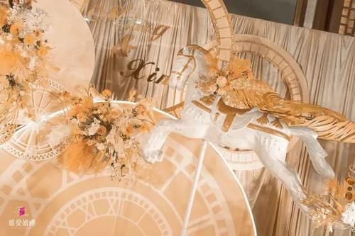 这场被赋予了干净纯粹气质的香槟色系婚礼，是你喜欢的风格吗？