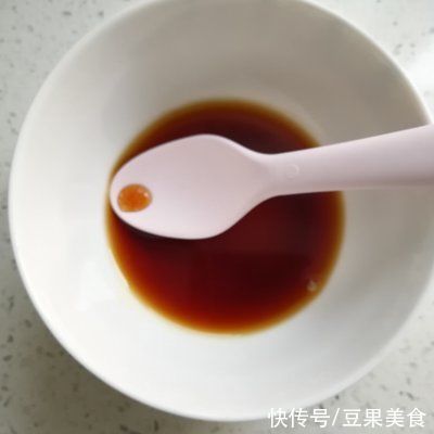 懒人必备这道核桃仁炒蒜苔，简单几步，十分钟就上桌