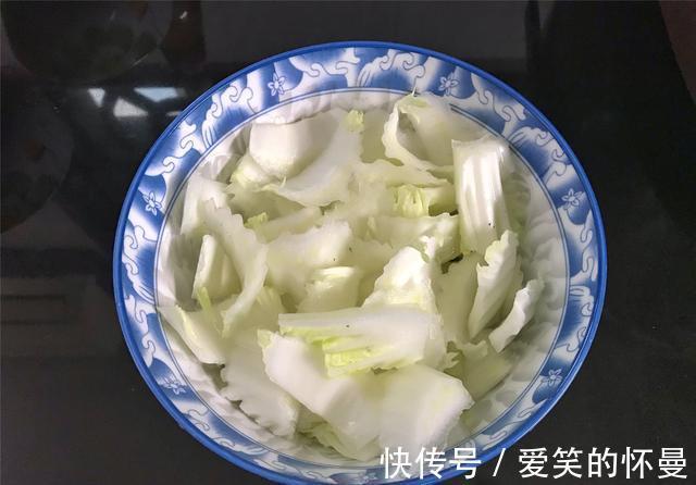 营养|白菜学会这么做，比炖肉还好吃，鲜美营养又简单，上桌连汤都不剩