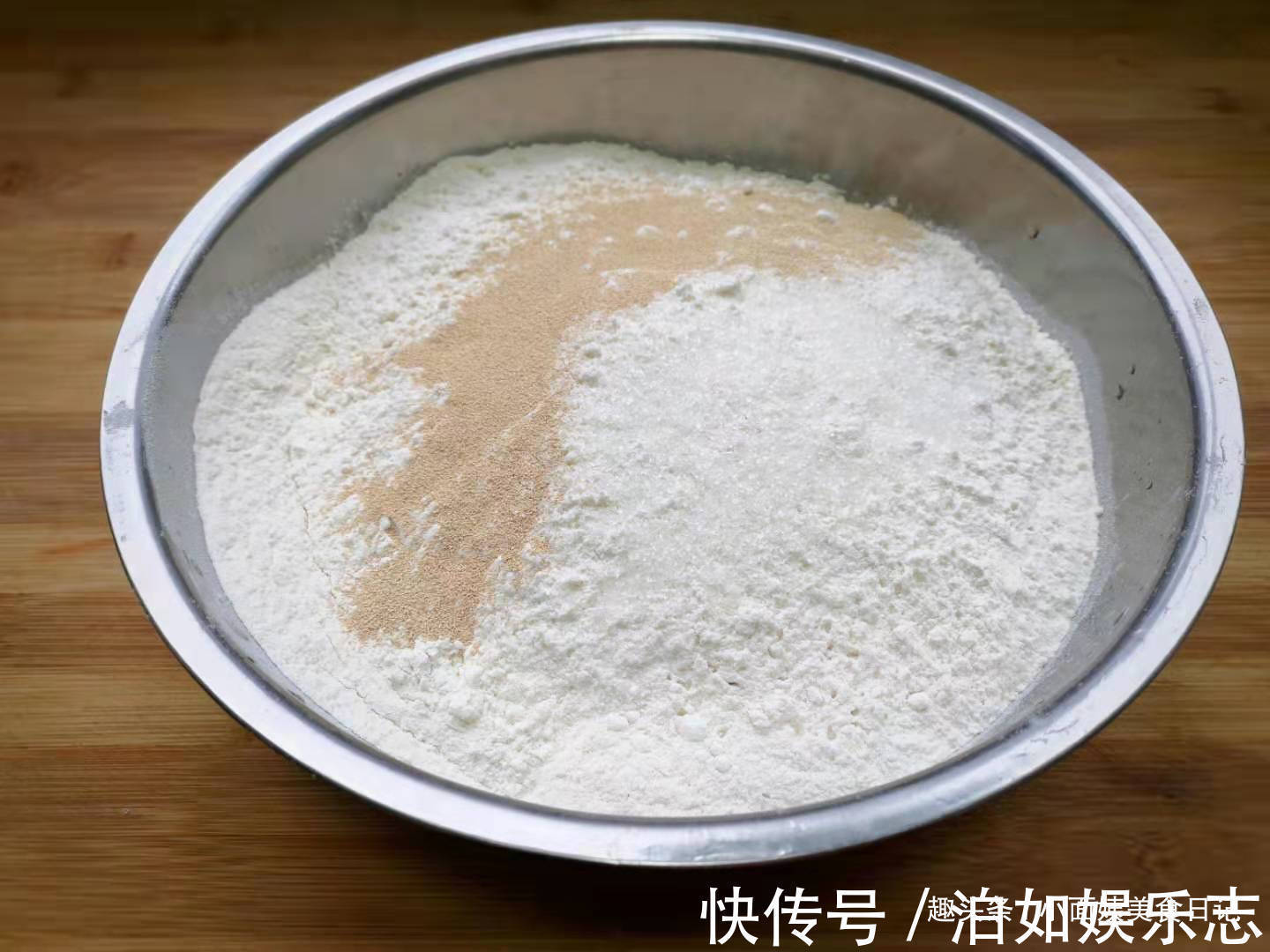 蒸馒头|馒头最漂亮的做法,筷子一压,两手一卷,蓬松暄软,一学就会!