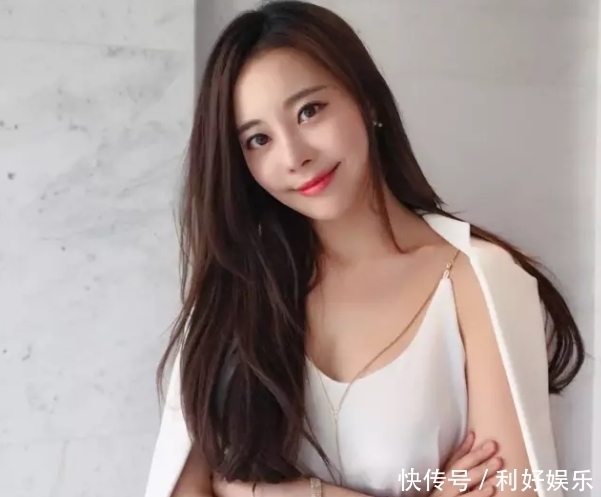 小姐姐|街拍:漂亮小姐姐清纯可爱,大长腿太有视觉冲击力!你喜欢吗?