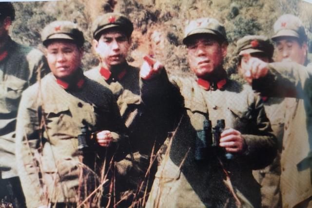 军长|许光达曾经的部下，不仅由军长直接升大军区司令，还当了7年的总参谋长