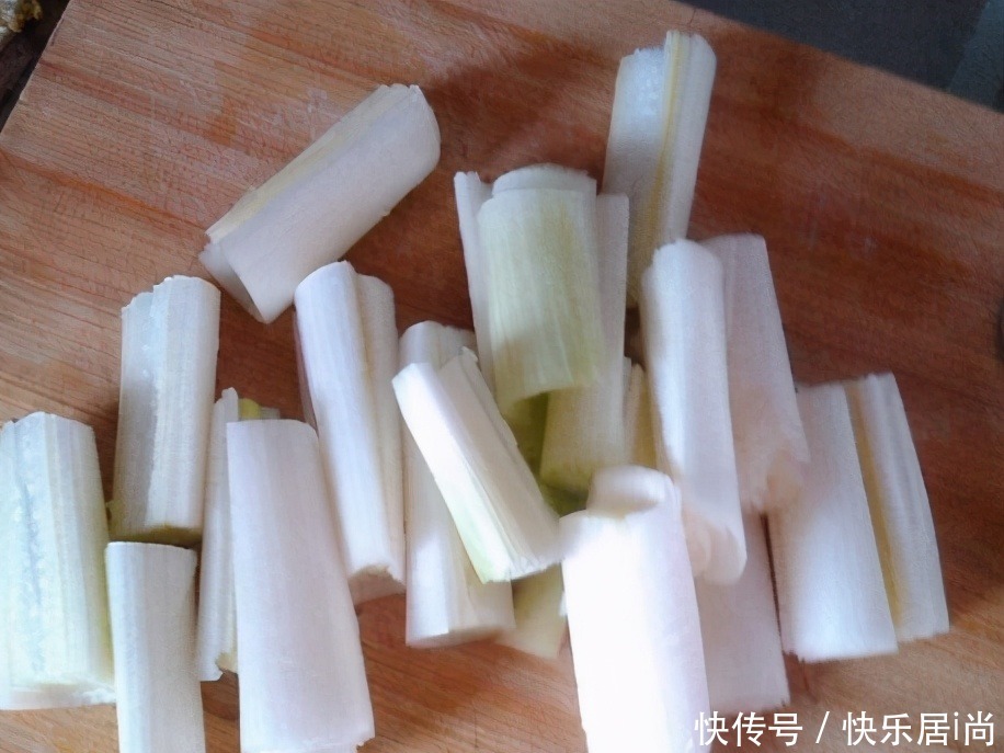 懒得炒菜,炖一锅懒人菜,荤素搭配,好吃不腻又简单!