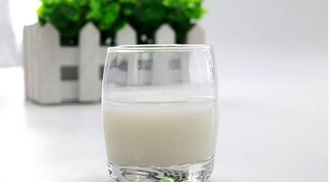 刷牙|为何有人熟睡以后，会止不住地流口水？是怎么回事？早知早受益