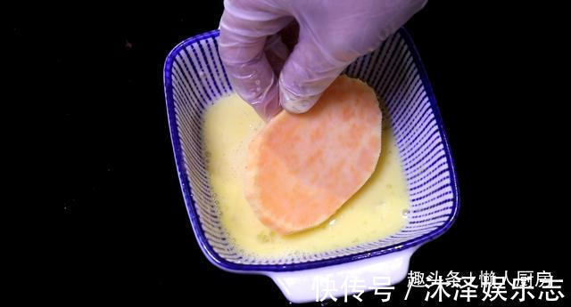 鸡蛋|鸡蛋与红薯能一起吃吗红薯片裹上蛋液烤着吃，皮更脆，香甜可口