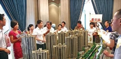 还贷款|有45万存款没房，有价值90万住房没存款，谁的日子过得更潇洒？