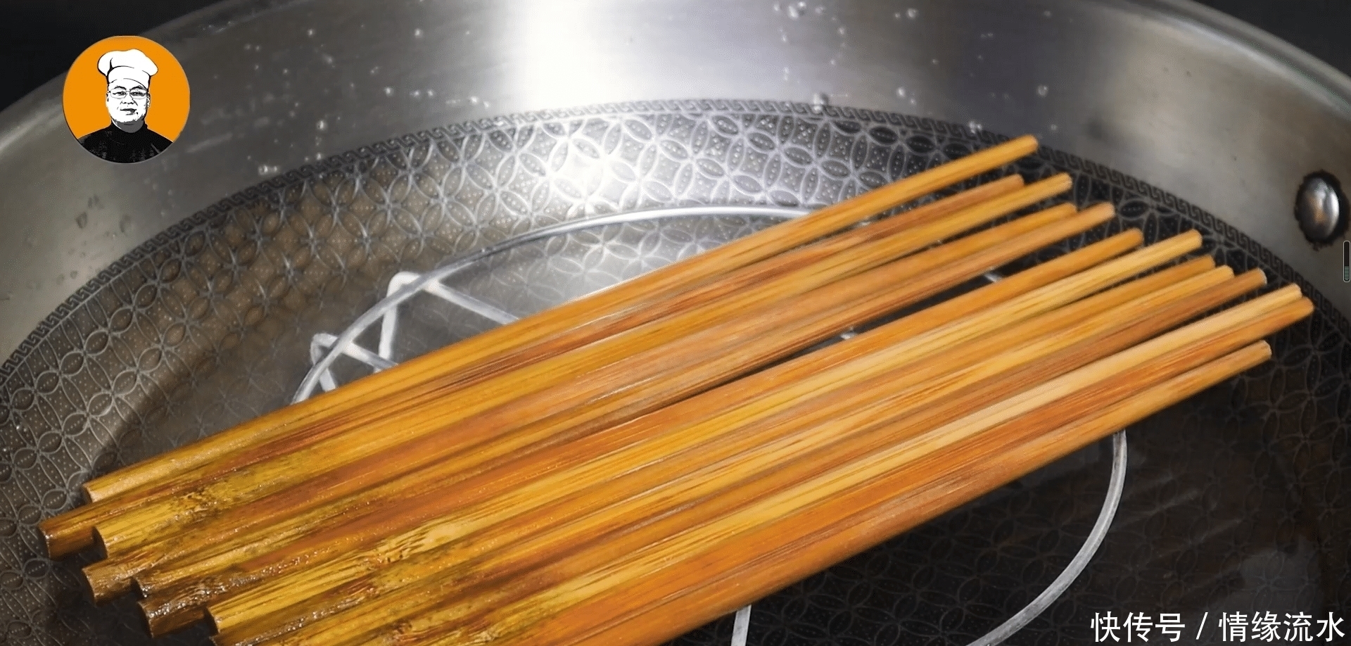  家里的旧筷子，用水煮已经没用了，老刘教你一招，不发黑不发霉