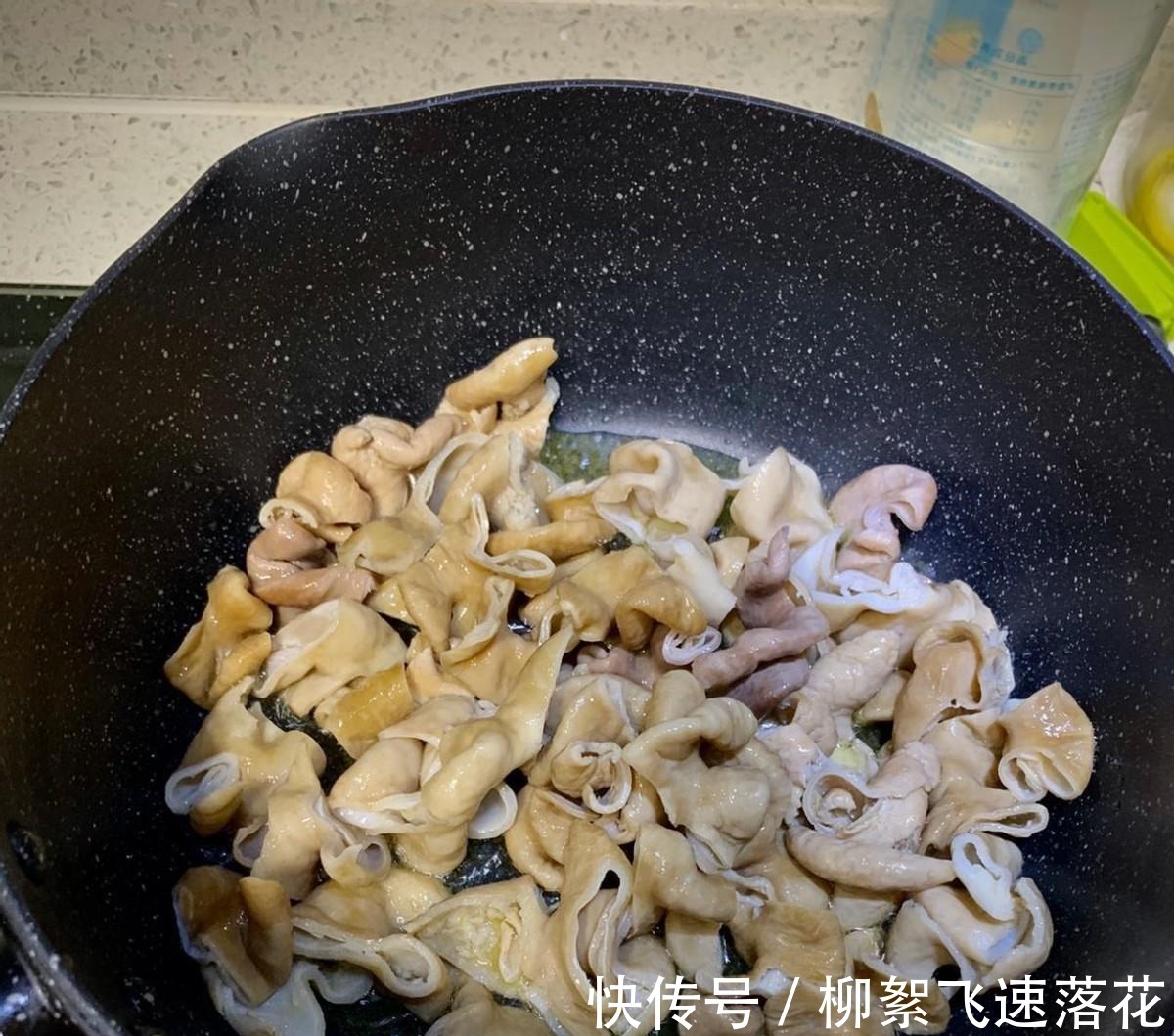 火爆肥肠经典川菜,香辣过瘾,好吃停不下来!