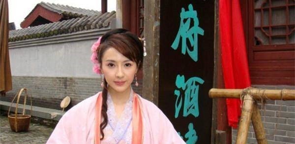 此人是梁山地灵星,技艺高超人品低劣,只顾老大不管兄弟