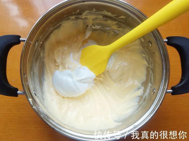 想要半熟芝士蛋糕不缩腰,最后一步是关键,掌握后你也能成功