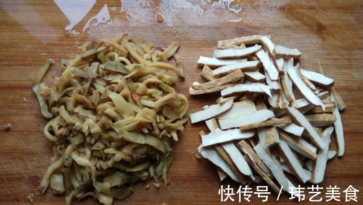 菜市场|2碗米饭都不够的下饭菜，不到十分钟就出锅，解腻去油又营养
