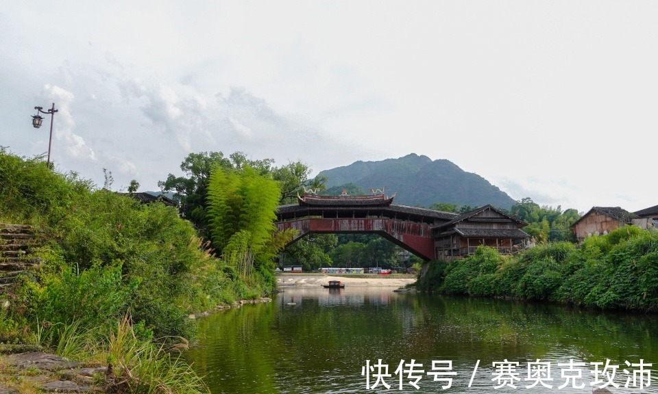 飞檐走兽|浙江一景区走红后，每年到访游客数百万，却继续敞开大门迎接游客