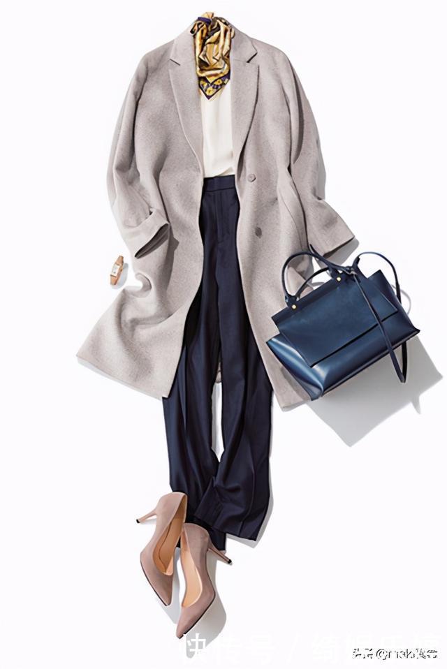 不仅品位高级！7种撘配，回答为什么藏青色的包比黑色更加百搭