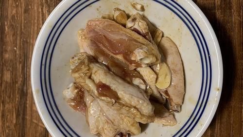 土豆条|8个鸡翅一个大土豆，这种做法最香，香嫩入味，比烧烤还好吃