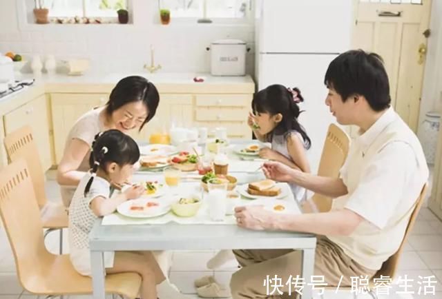 家长们|一颗溏心蛋,儿子被送进医院,妈妈后悔:早知道就不这么做了