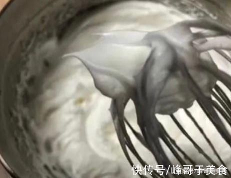 简单做日式焦糖布丁，只需要鸡蛋和牛奶，营养又健康