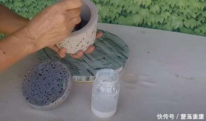 陶瓷|旧啤酒瓶我要留着，砸碎了和水泥，做个水磨石花盆比陶瓷的好看