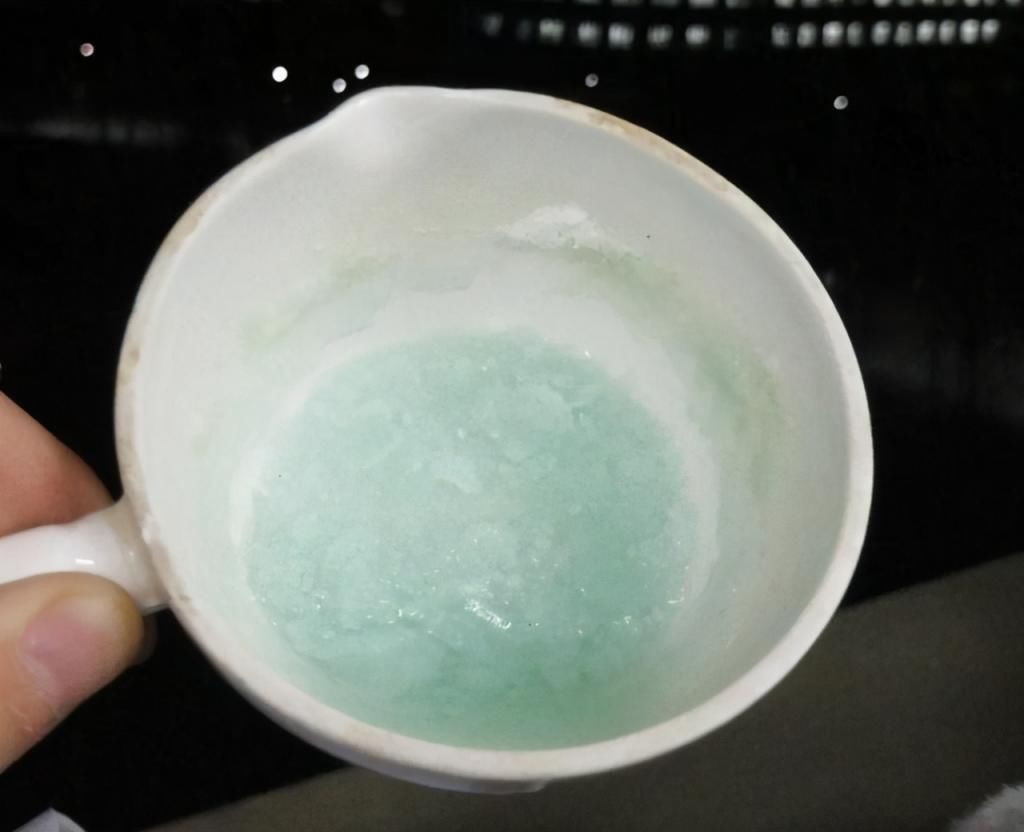 养花有这“3个坏习惯”,花盆里面会起“碱”,用4个方法解决