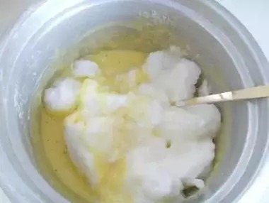 用电饭锅做蛋糕原来这么简单!保存好,做给家人吃!