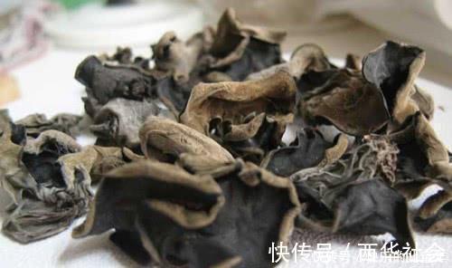 碱性食物|尿酸的“清洁工”终于找到了，每天吃一点，排出尿酸，赶走痛风