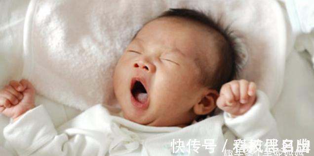 o型腿|新生儿最害怕这3件事,新手父母尽量提前了解,能让宝宝少受罪