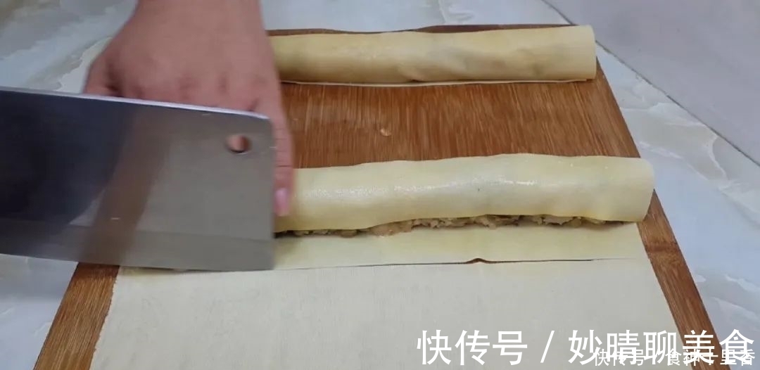 糯米又出新吃法,加2把红枣,个个焦脆又软糯,出锅孩子抢着吃