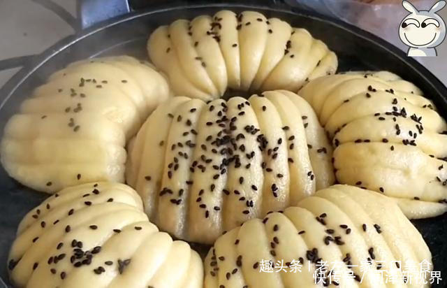 玉米面是宝，教你秘制新吃法，不蒸不煮不炸，出锅全家流口水，香