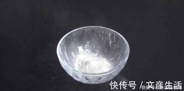 油垢|厨房瓷砖上满是油垢教你一招,不用一滴水,瓷砖立马光亮如新!