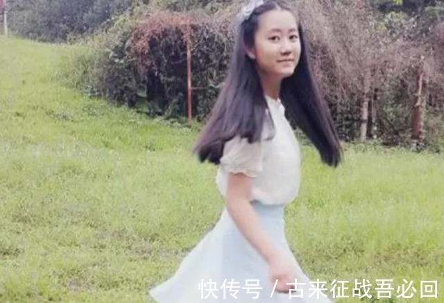 接力棒|2011年丛飞遗孀遗体告别仪式, 5岁女儿默默抹泪,上千名市民送行