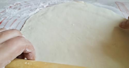  鱼头|秋冬这样吃，菜饭一锅出~鱼头泡饼