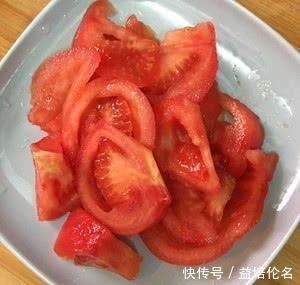 香甜|炒西红柿时,锅里加点“它”,西红柿1分钟出沙,香甜多汁真下饭