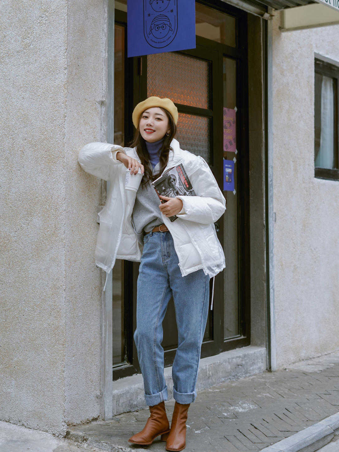 v领|羽绒服下面尽量少穿小脚裤,今年流行这样穿,温暖又时尚