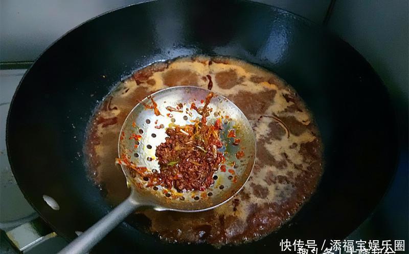超嫩滑的水煮肉片，麻辣鲜香，红亮诱人，太有食欲了