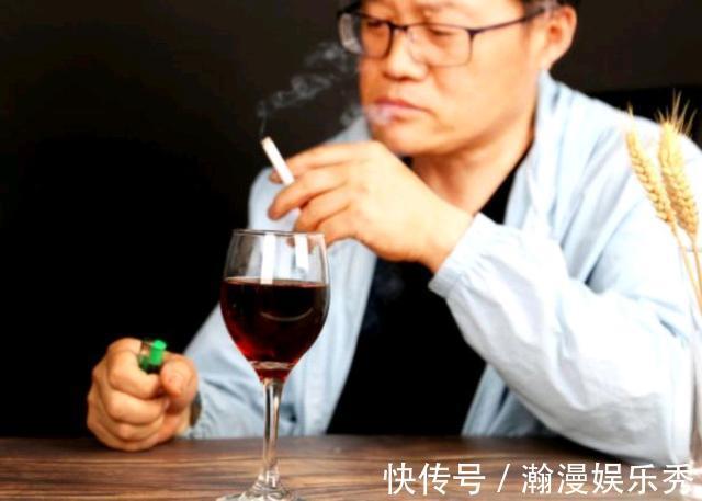 关键|男人到了45岁后，想要显年轻，还得靠“自律”，这4个细节是关键