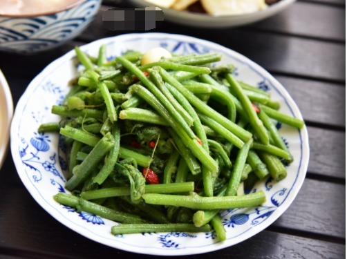  茭白炒牛肉|4菜1汤的周末晚餐，荤素搭配，其中一个是家人最爱吃的，赞不绝口