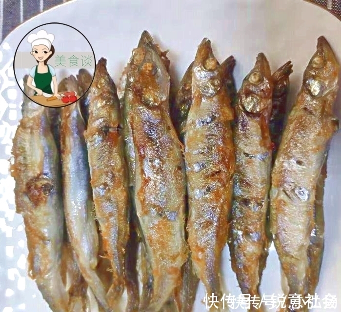 煎鱼破皮还炸锅？有人说锅擦姜片，有人说撒盐垫底，其实都不全对