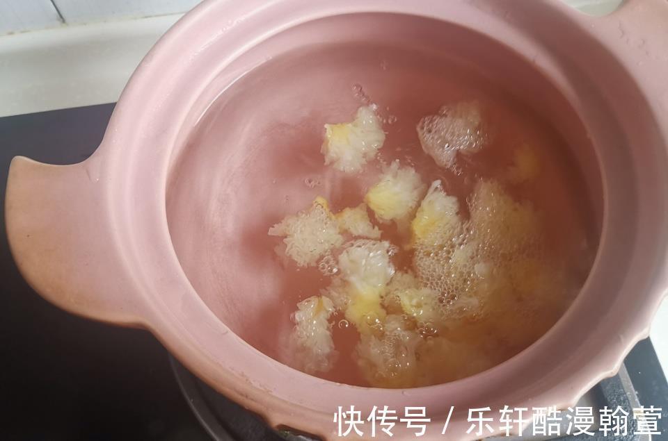 秋后多吃它,花青素是葡萄的5倍,滋润营养又美味,熬一熬真香啊