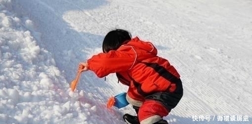 小孩子|4岁女儿被送到农村奶奶家,活捉大鹅太彪悍,小公主秒变“村霸”