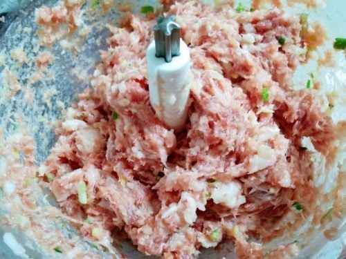 饺子皮|宝藏小吃烧麦,做法很简单,多做一点冷冻起来,想吃蒸一下就行