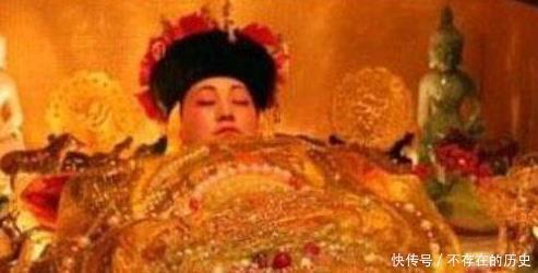 下葬|皇室被下葬后,最后1名工匠是咋出来的孙殿英临终前讲出秘密!